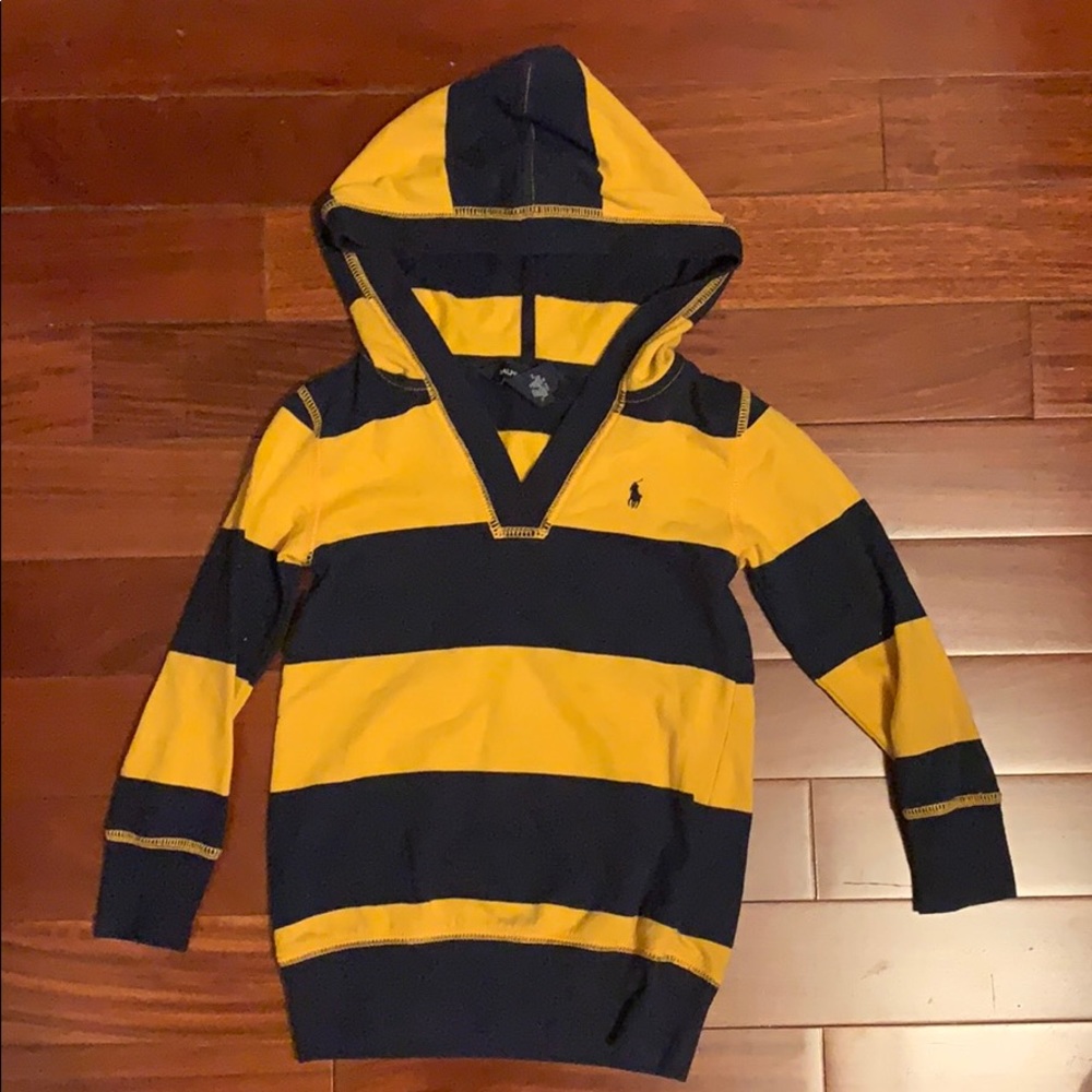 Rugby Hoodie in varsity stripes.